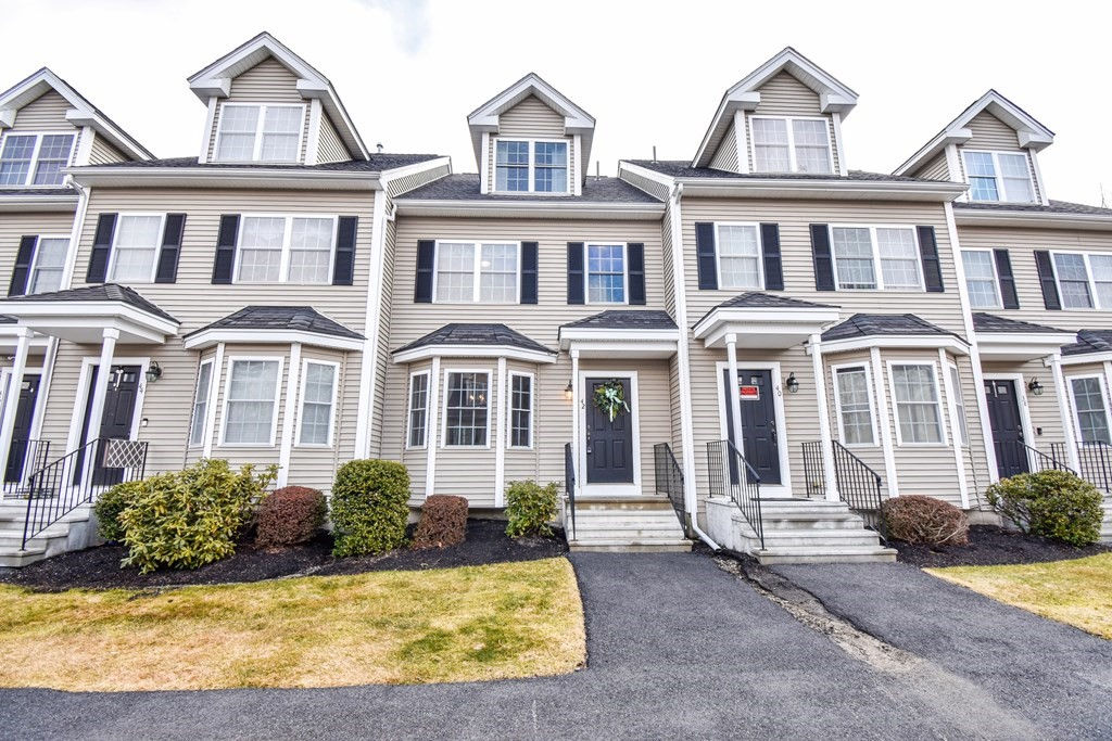 42 Whispering Pine Cir 42, Worcester, MA 01606