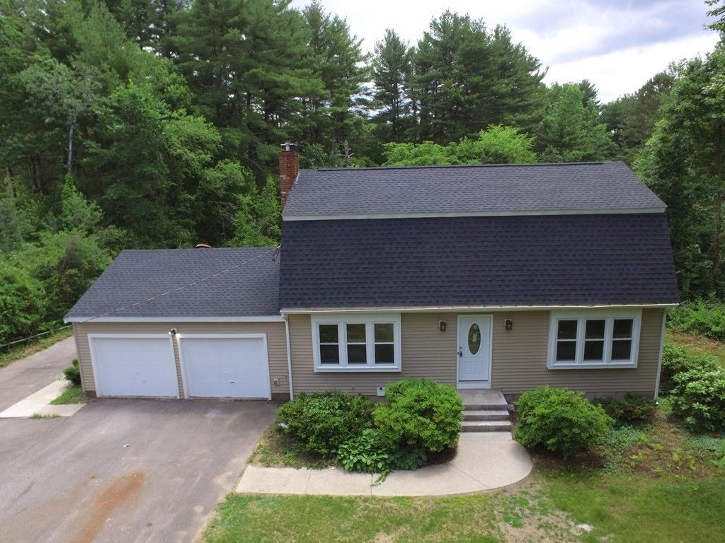 63 Hartford Ave E, Mendon, MA 01756