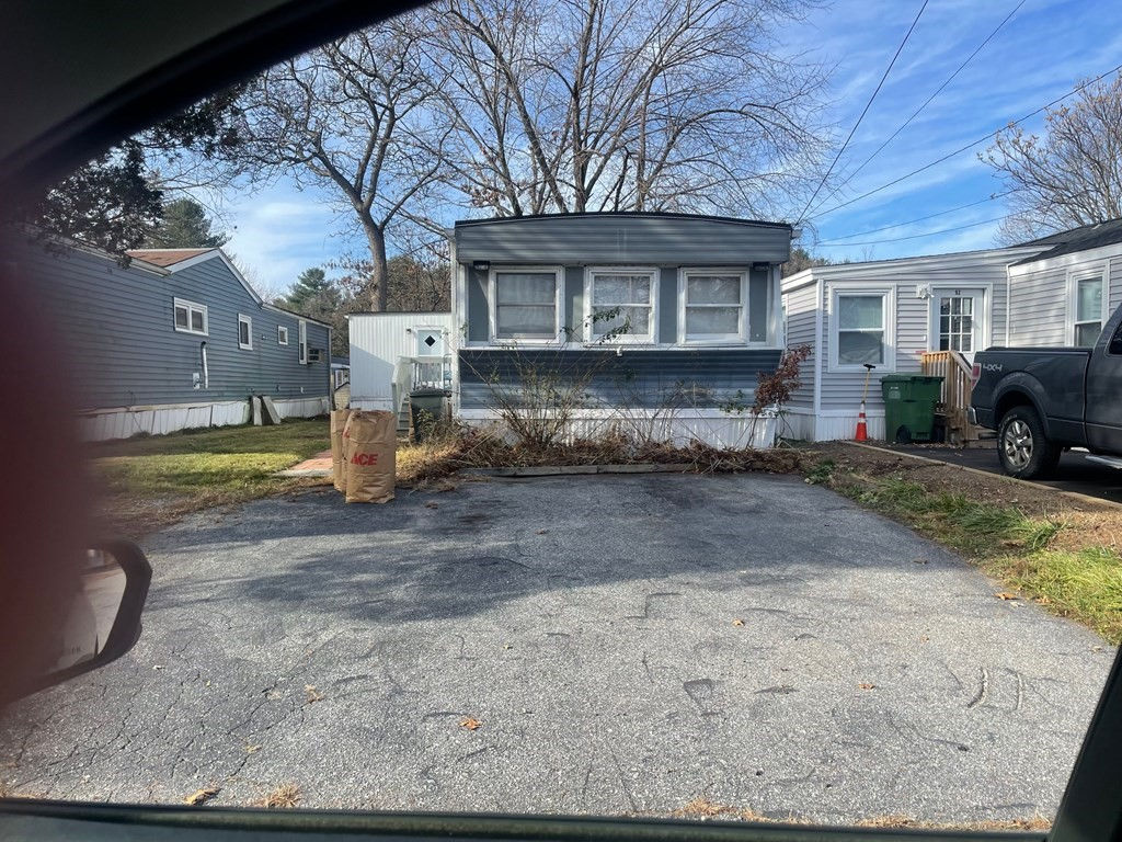 91 Berkeley, Tewksbury, MA 01876