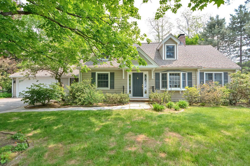 31 Woodfield Rd, Wellesley, MA 02482