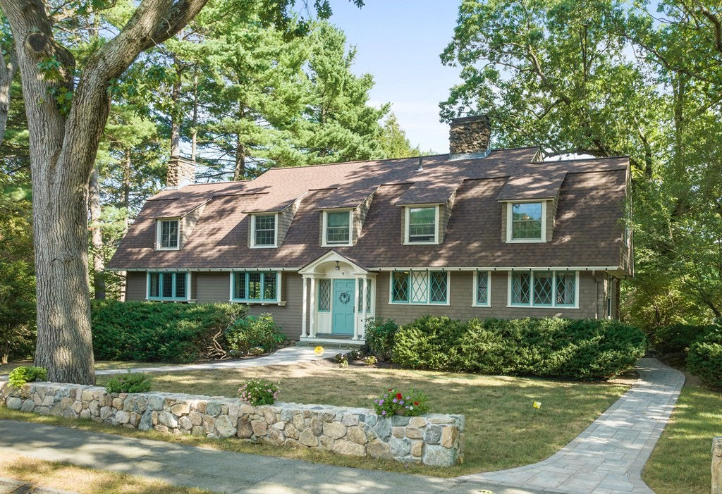 10 Hawthorne Rd, Wellesley, MA 02481