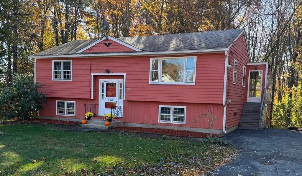 44 Argentine St, Leominster, MA 01453