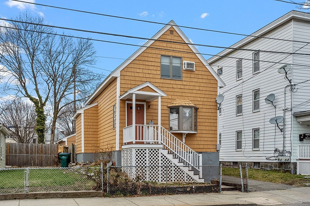 71 Hood St, Lynn, MA 01905