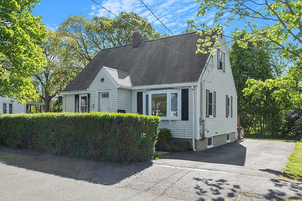 44 Hayes St, Lynn, MA 01905