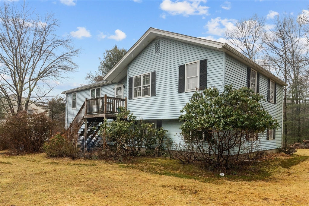 40 Hargrave Avenue, Holliston, MA 01746