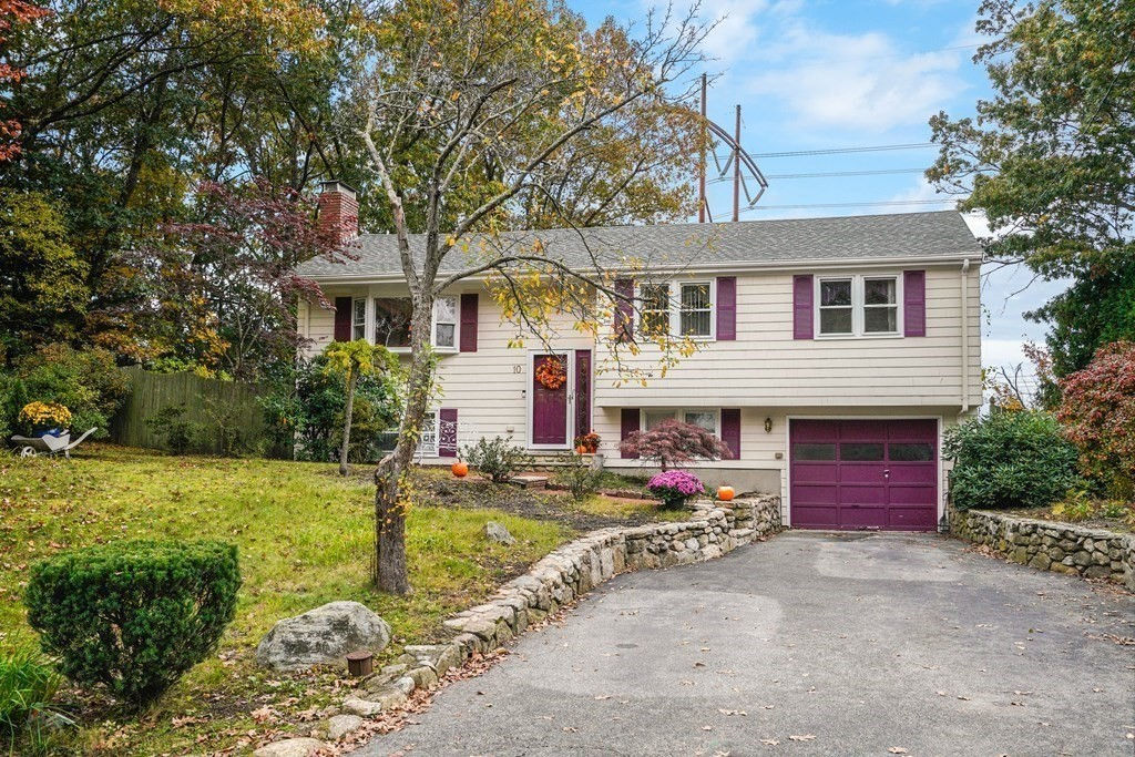 10 Oxbow Lane, Burlington, MA 01803