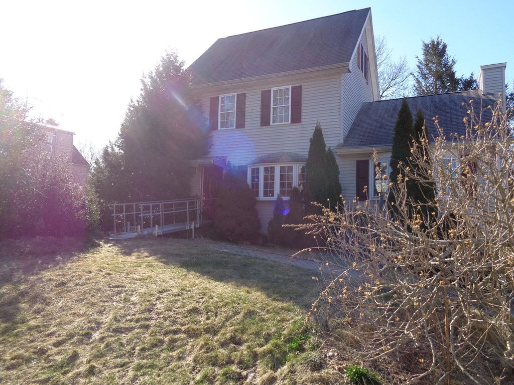 3 Sprague Ln, Worcester, MA 01604