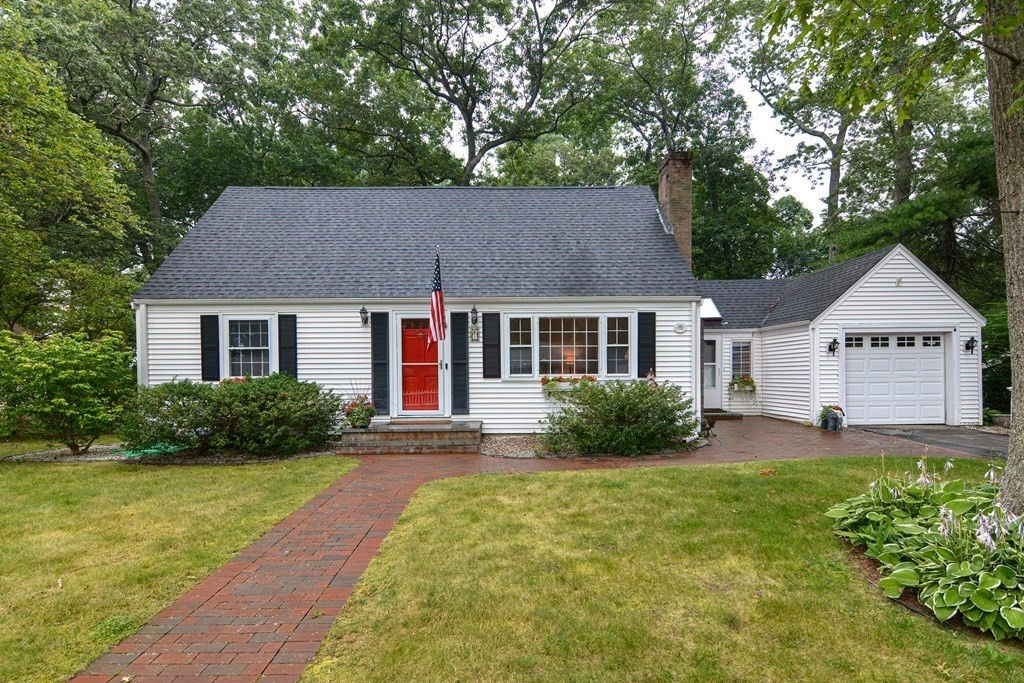 61 Hilldale Rd, Ashland, MA 01721