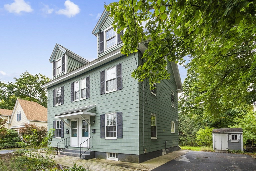 21 Bedford CT 21, Concord, MA 01742