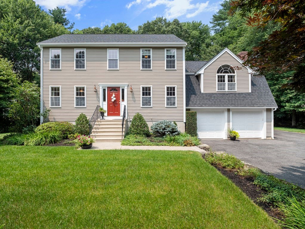 7 Pond Street, Medway, MA 02053