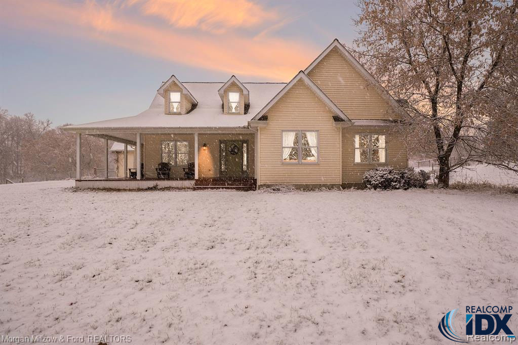 8208 Rattalee Lake Road, Springfield Township, MI 48348