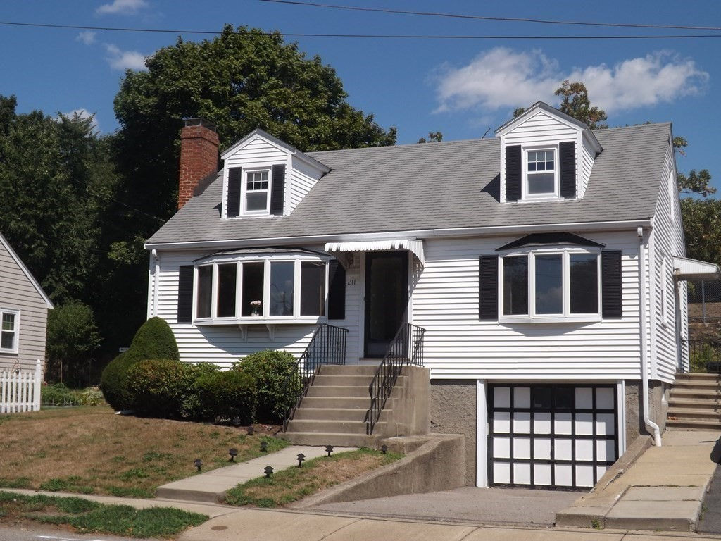 211 Highland Ave, Watertown, MA 02472