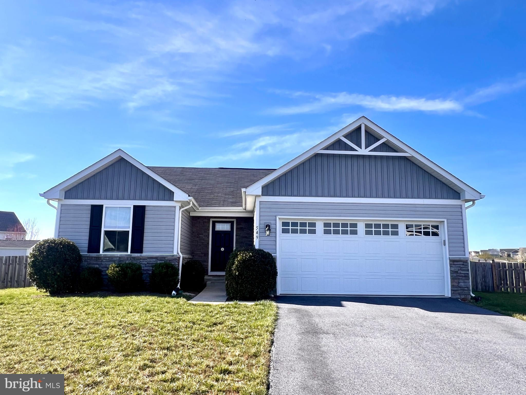 549 Oxford Way, Martinsburg, WV 25405 is now new to the market!