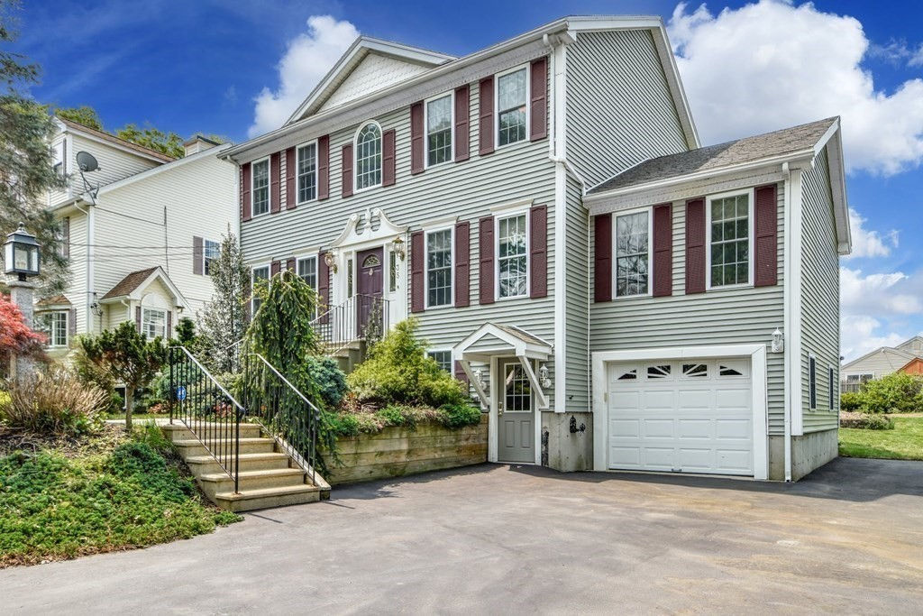 35 Lakeside Drive, Shrewsbury, MA 01545