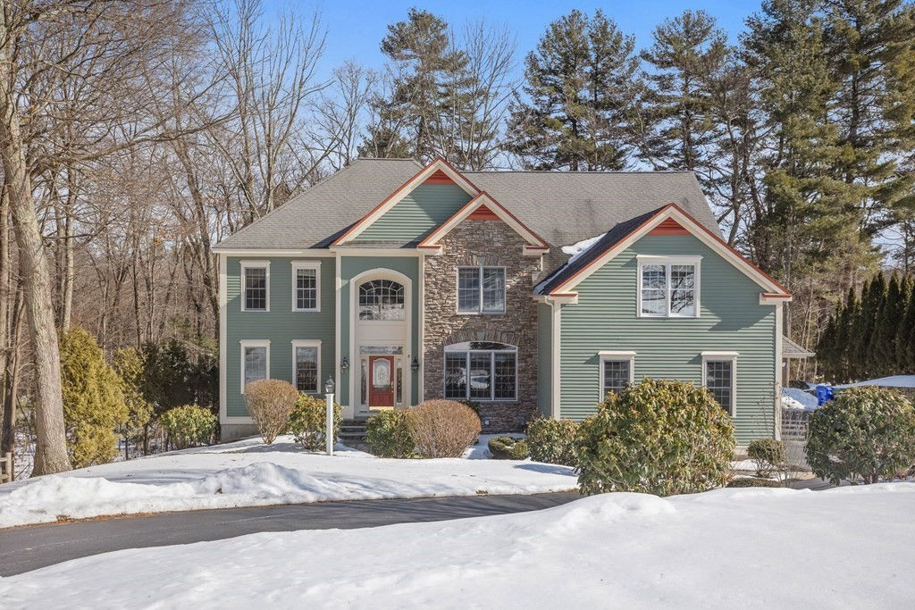 3 Canterbury Ln, Hopkinton, MA 01748