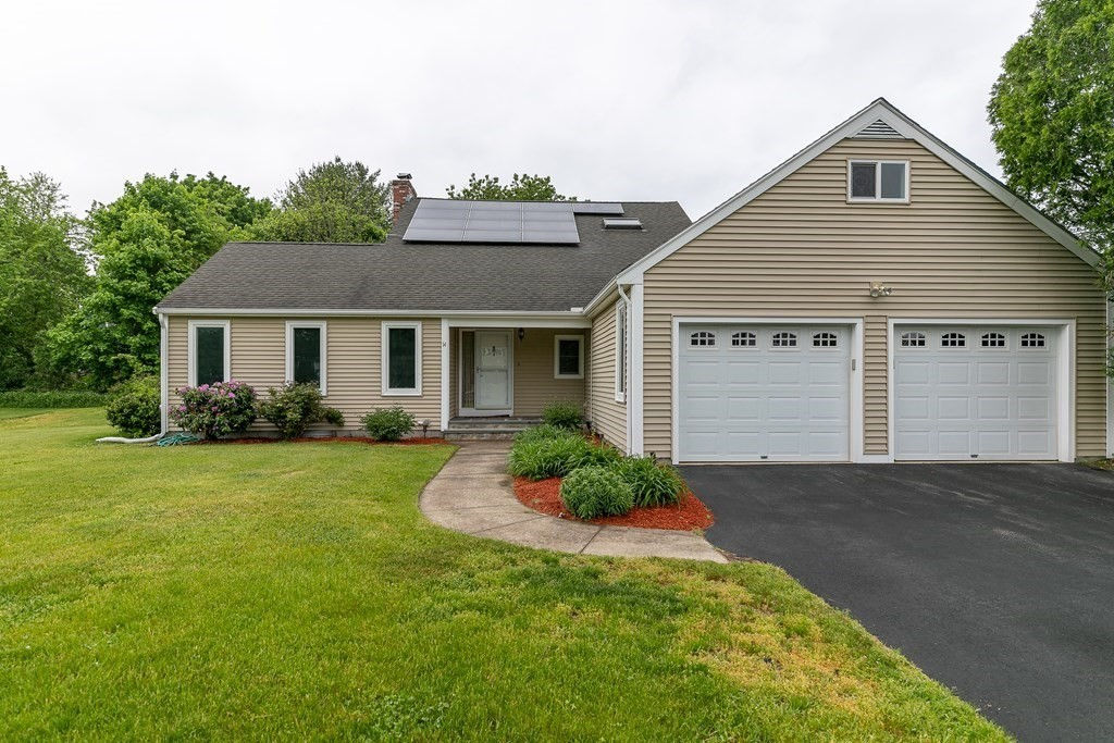 14 Abenaki Rd, Northborough, MA 01532