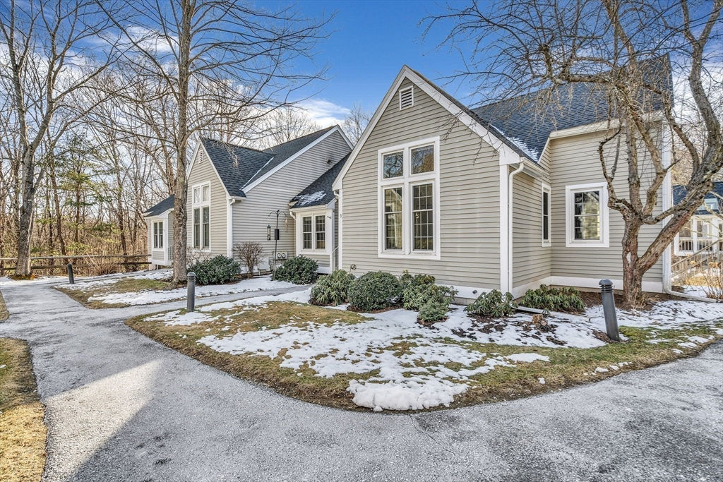 9 Brewster Lane 9, Acton, MA 01720