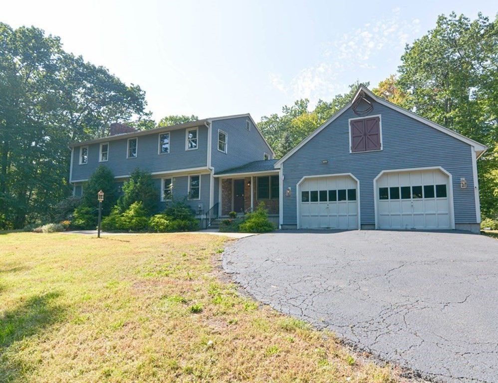 77 Crooked Ledge Rd, Southampton, MA 01073