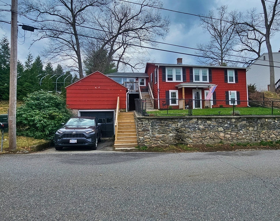 7 Colonial Rd B, Webster, MA 01570