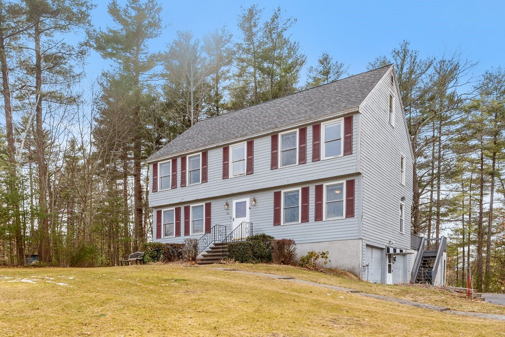 44 Kings Field Rd, Dracut, MA 01826