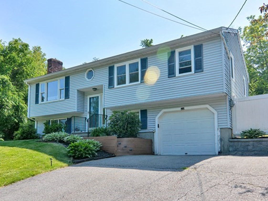 59 Duggan Dr, Leominster, MA 01453