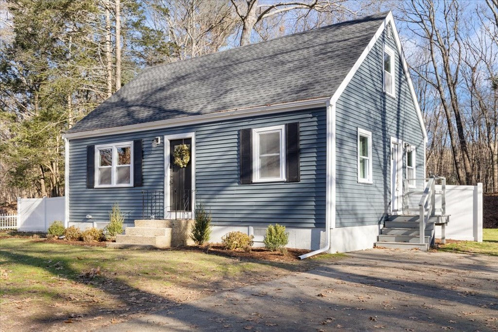 20 Elm Street, Foxboro, MA 02035