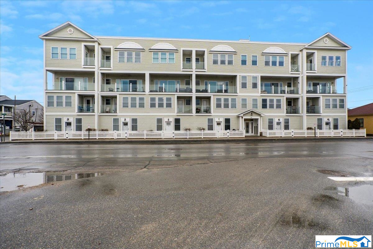 33 Ocean Boulevard 3, Hampton, NH 03842