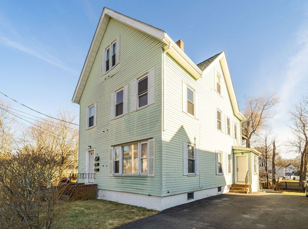 76 Hillside Ave, Brockton, MA 02301