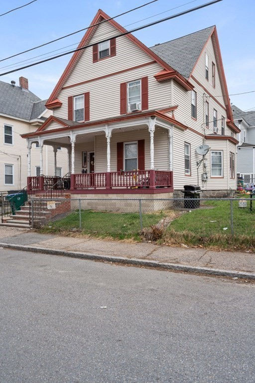136 Fort Hill Ave, Lowell, MA 01852