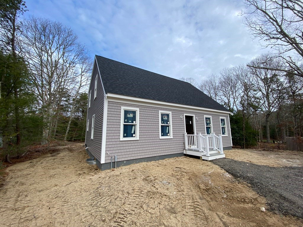 92 Rainbow Ave, Falmouth, MA 02536