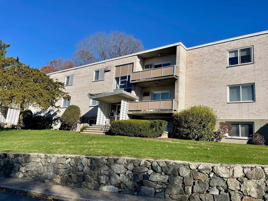 Video Tour 29 Jacqueline Rd B, Waltham, MA 02452 Hebert & LeBlanc