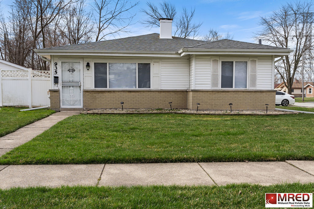 935 William Street, Calumet City, IL 60409