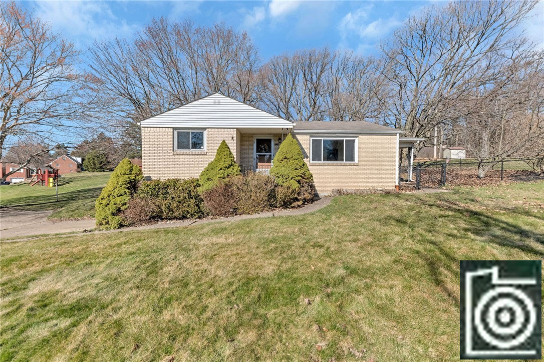 210 Larue Dr, Moon/crescent twp, PA 15108