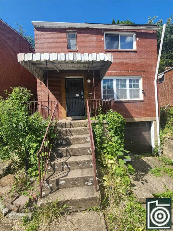 5471 Broad St, Garfield, PA 15206