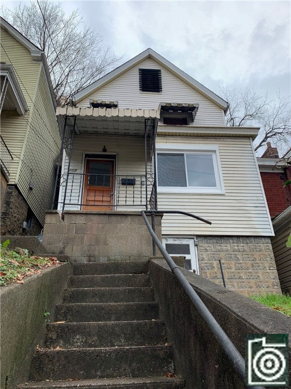 407 Alexander Street, Mckees Rocks, PA 15136