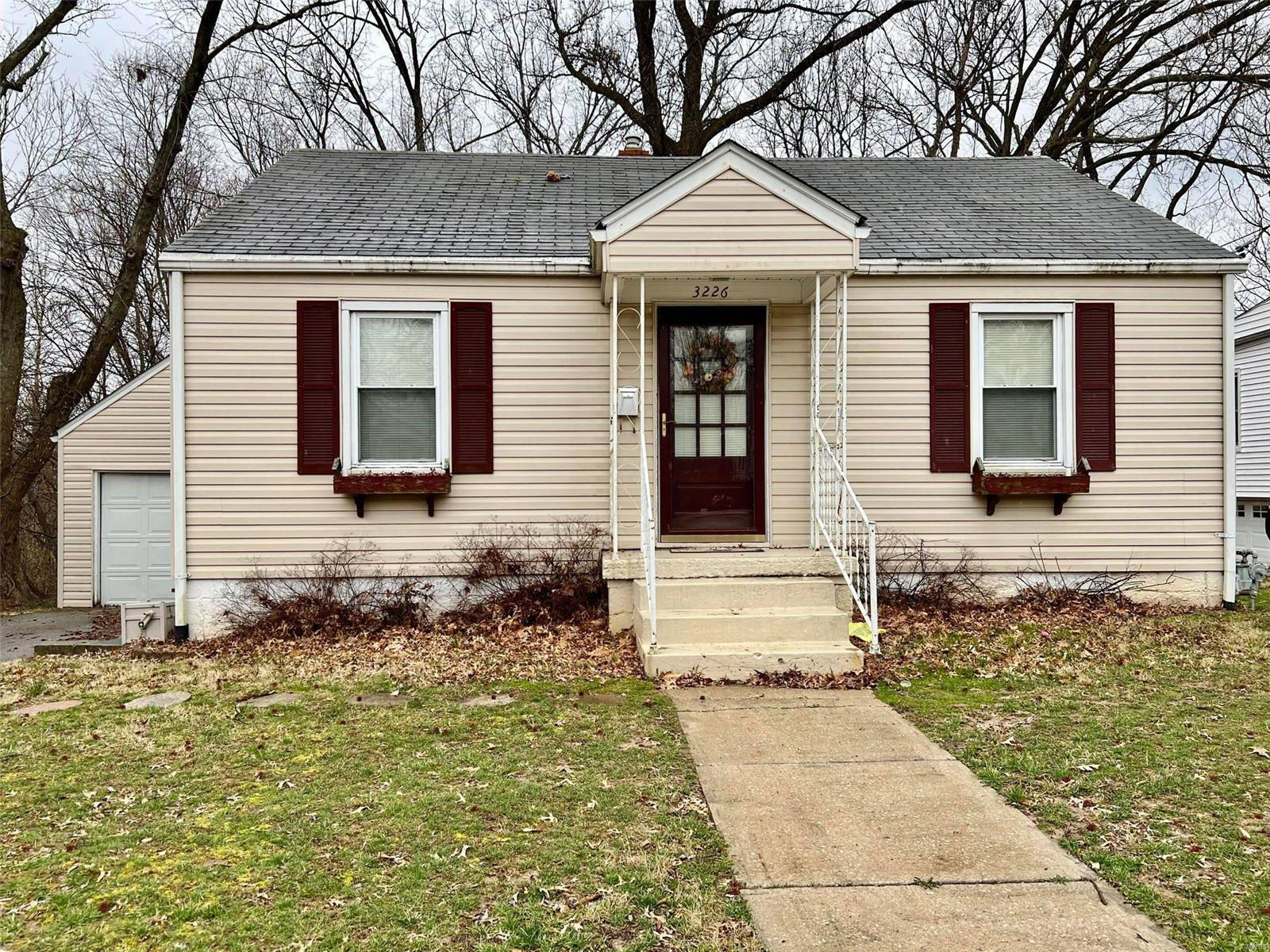 3226 Hawthorne Boulevard, Alton, IL 62002 is now new to the market