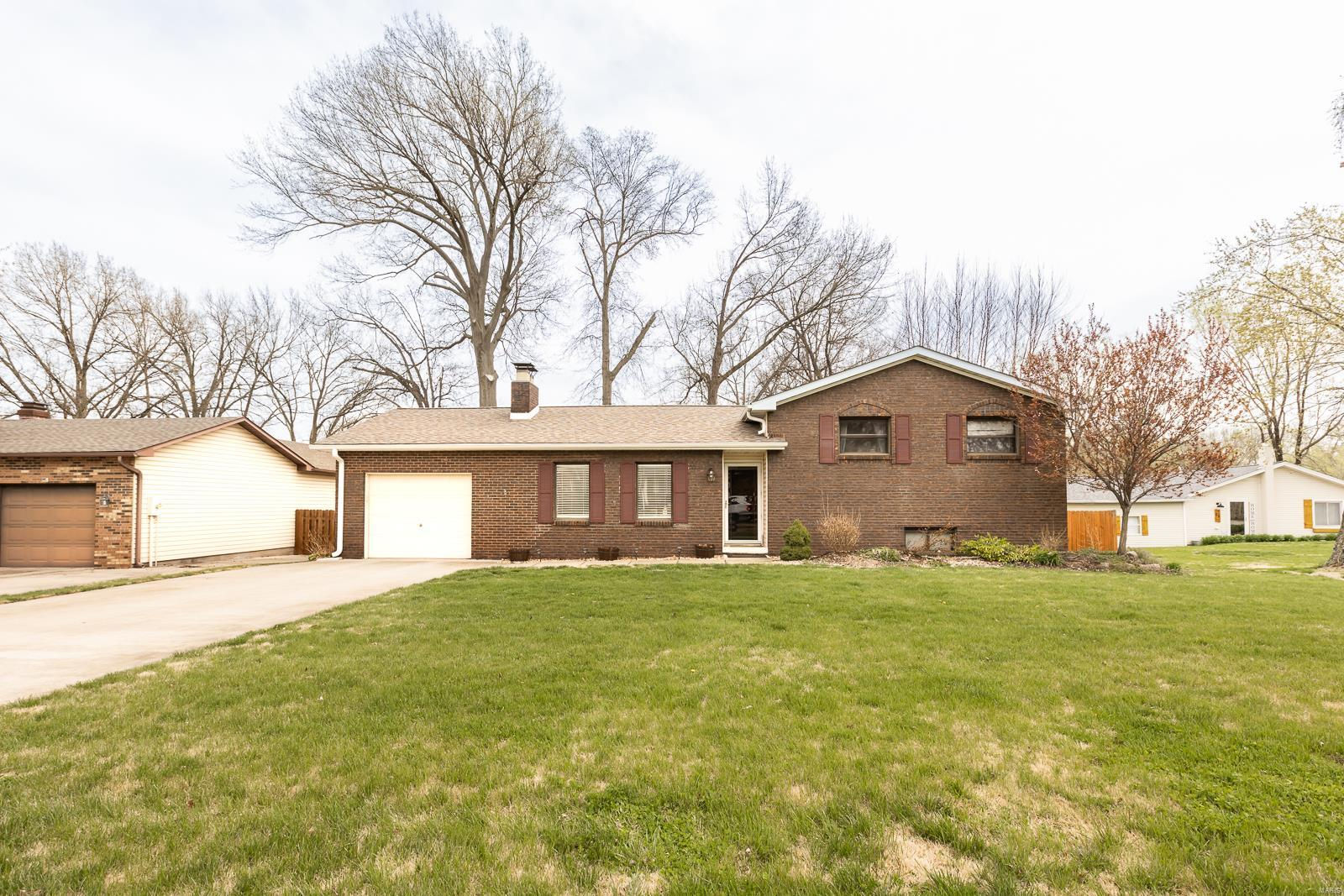 52 Dugger Street, East Alton, IL 62024