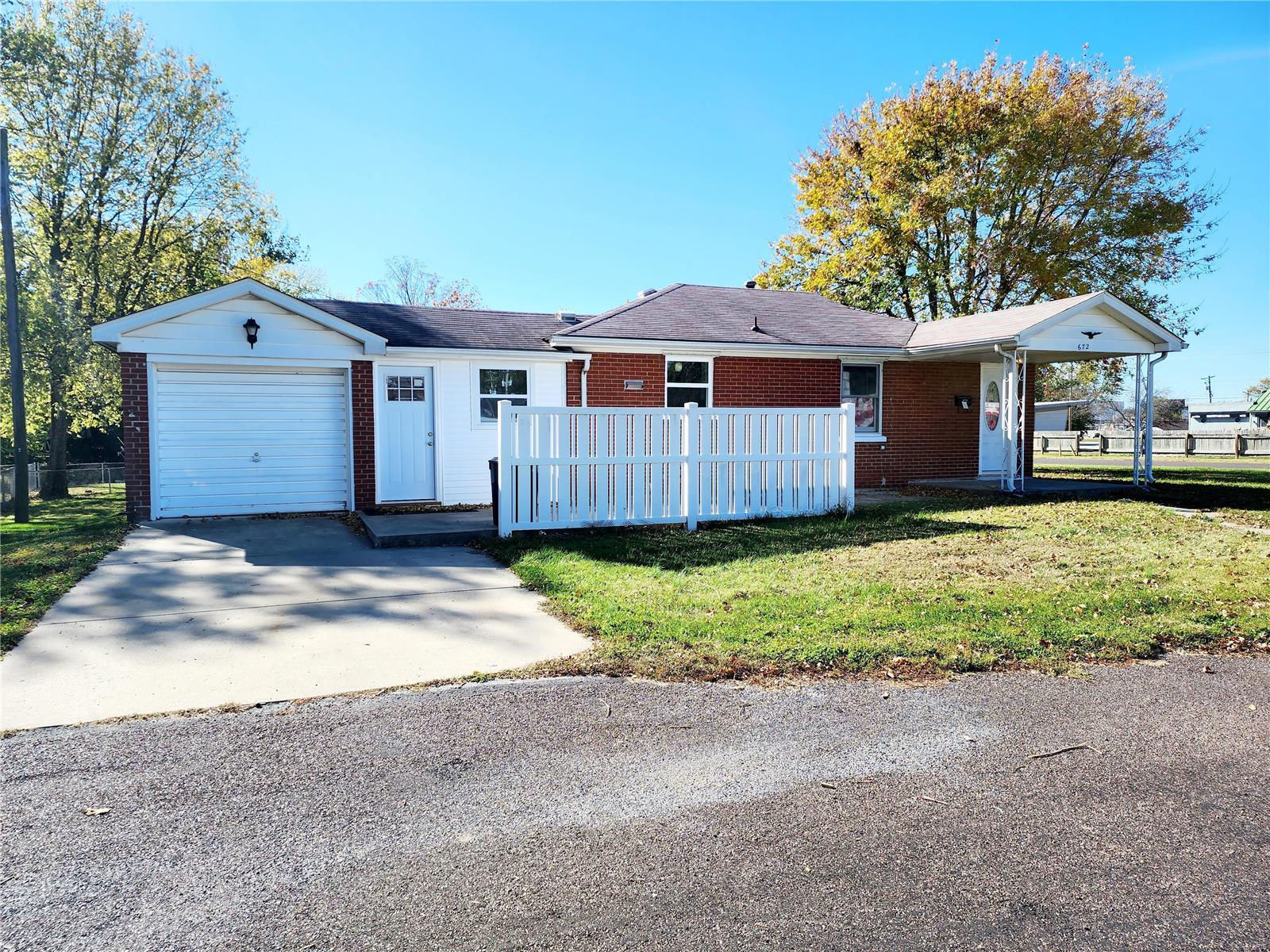 672 Washington Avenue, East Alton, IL 62024