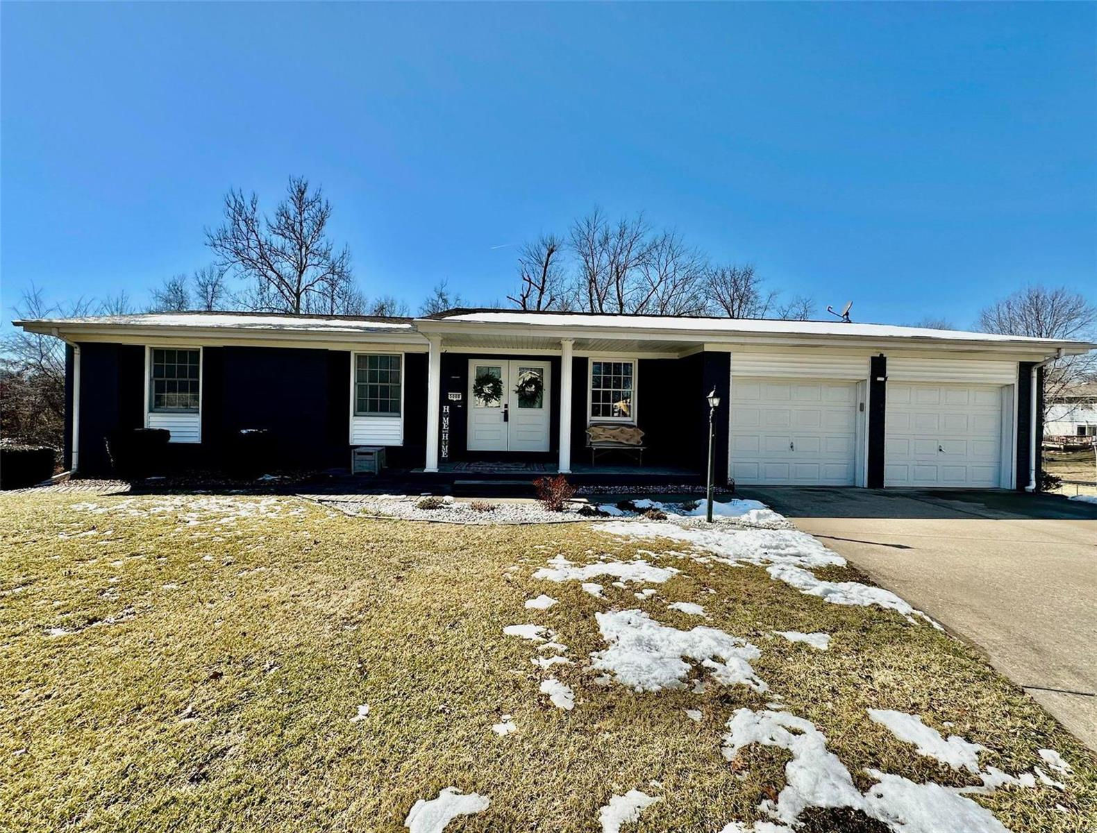 5000 Cavalier Court, Godfrey, IL 62035