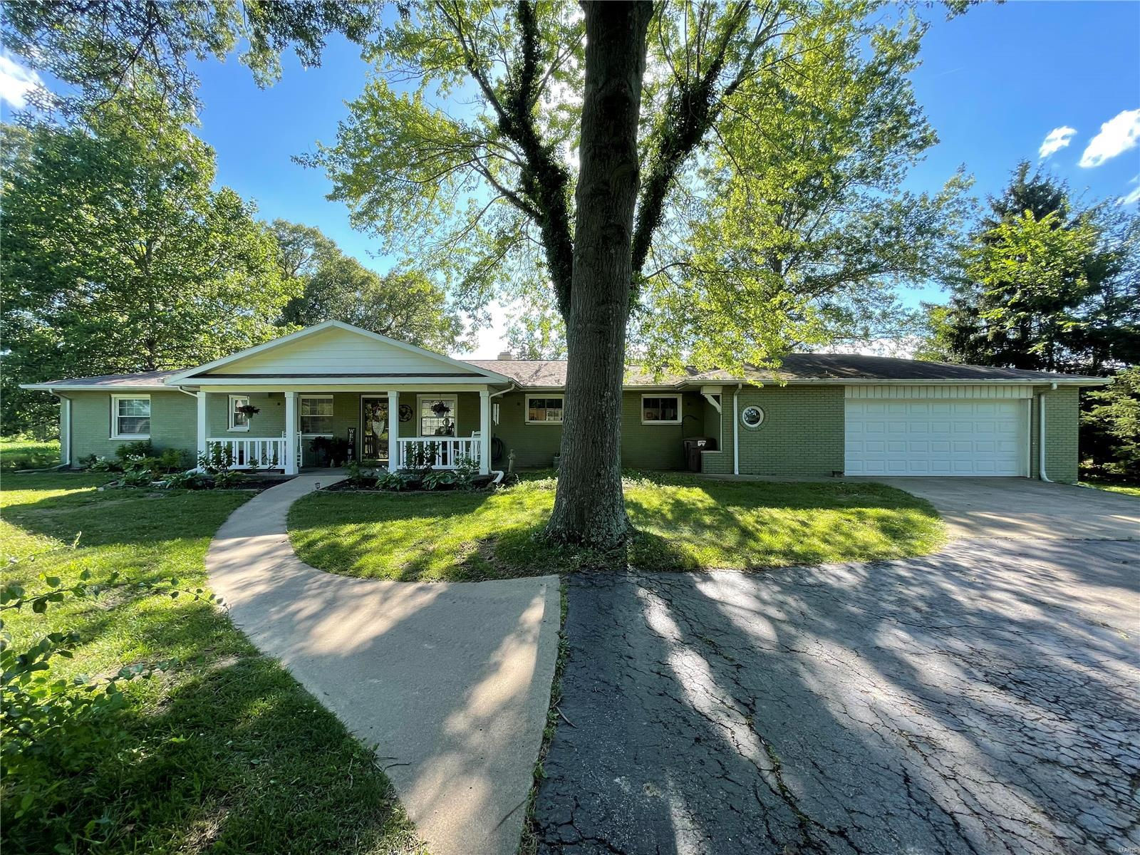 4904 Seminary Road, Alton, IL 62002 is now new to the market! Dream