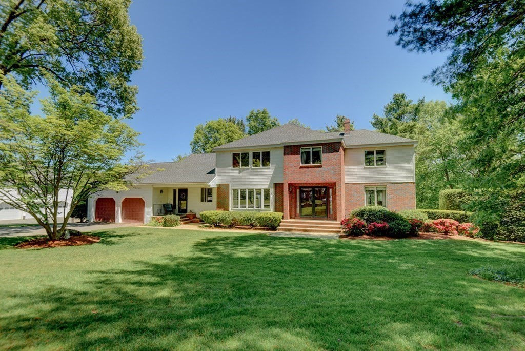 17 Treetops Lane, Danvers, MA 01923