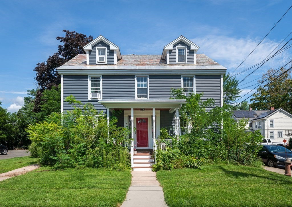 24 Summer St, Easthampton, MA 01027