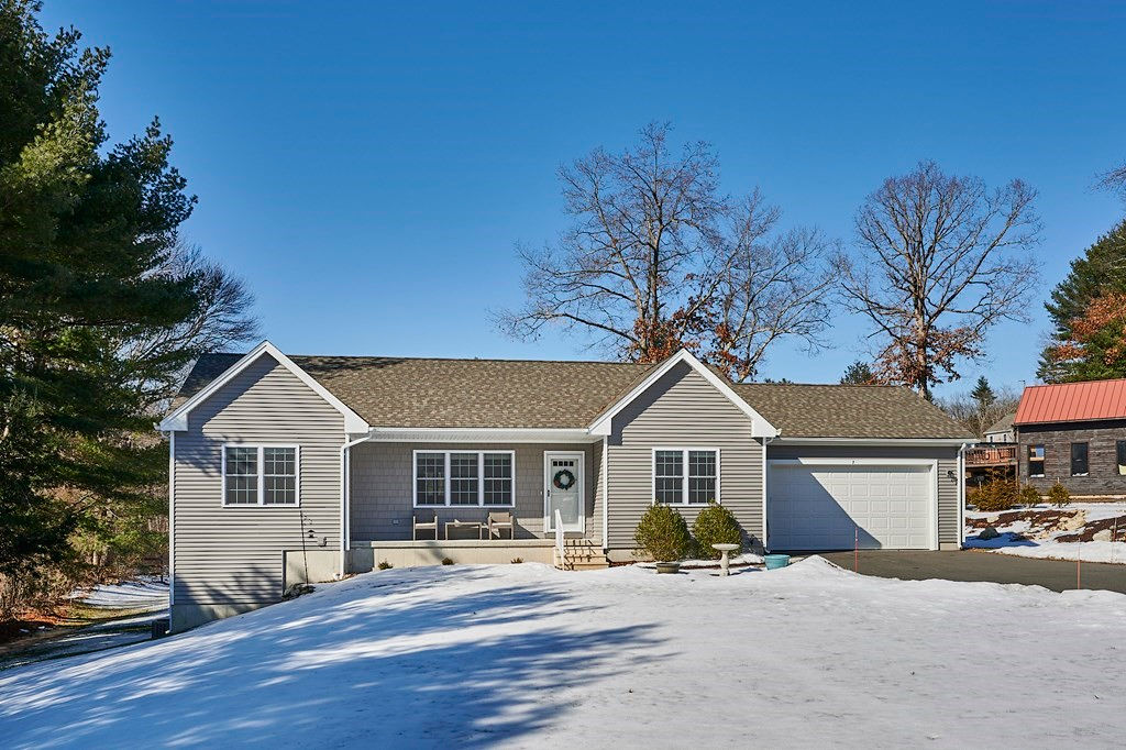 7 Old Enfield Rd, Belchertown, MA 01007