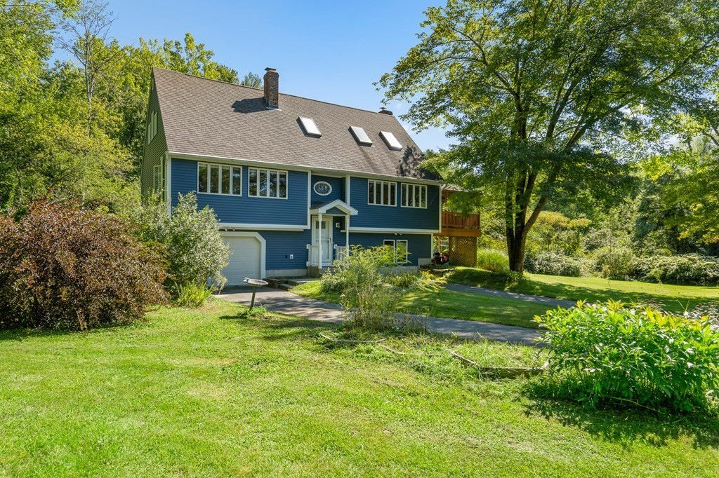 41 Meadowbrook Dr, Easthampton, MA 01027