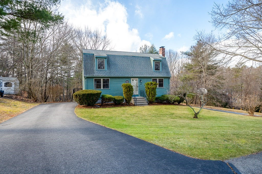 108 Theresa Cir, Northbridge, MA 01588