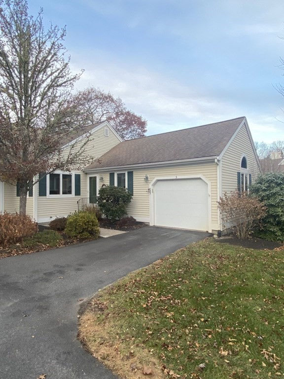 5 Par Three Court 5, Mashpee, MA 02649