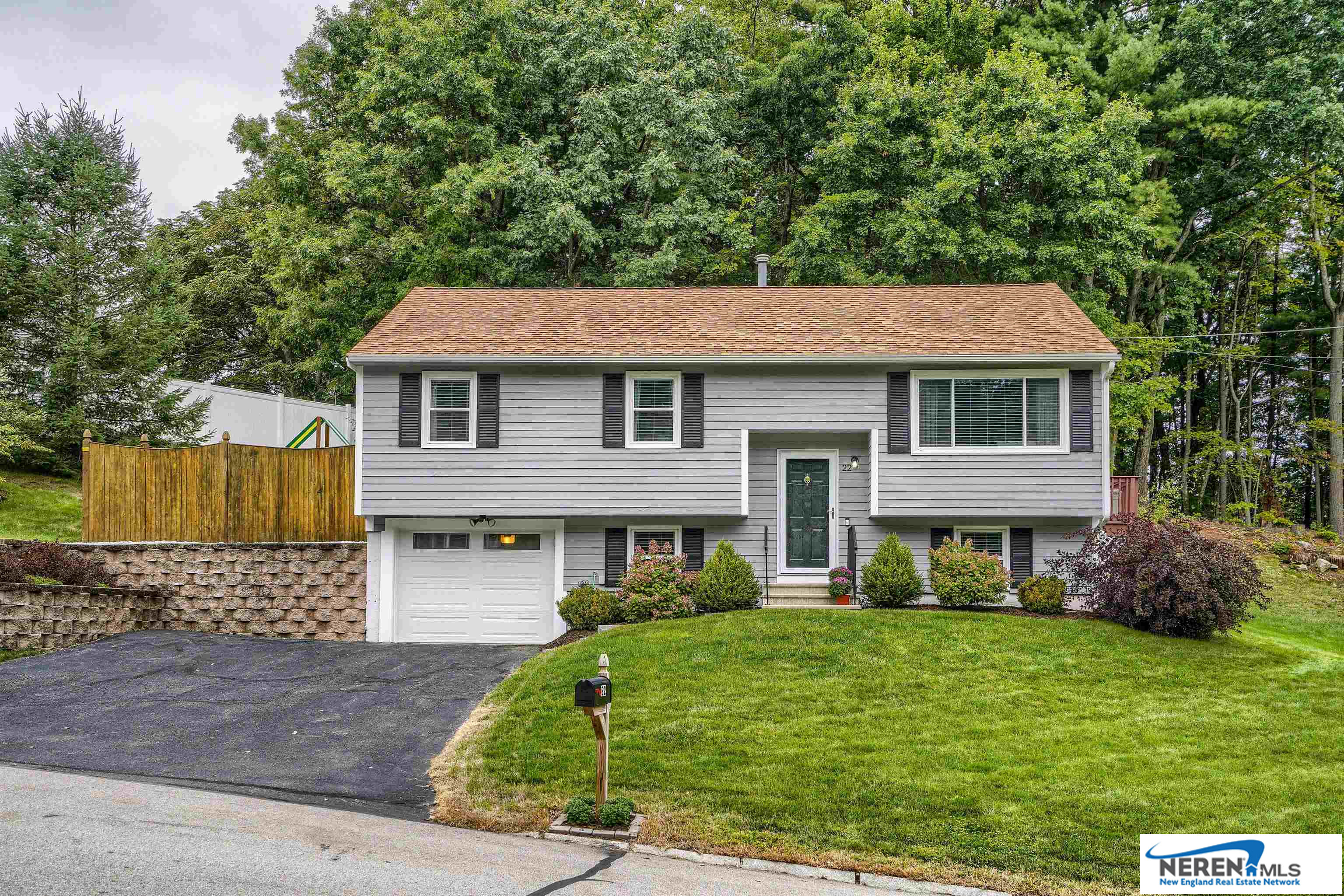 22 Holbrook Drive, Nashua, NH 03062