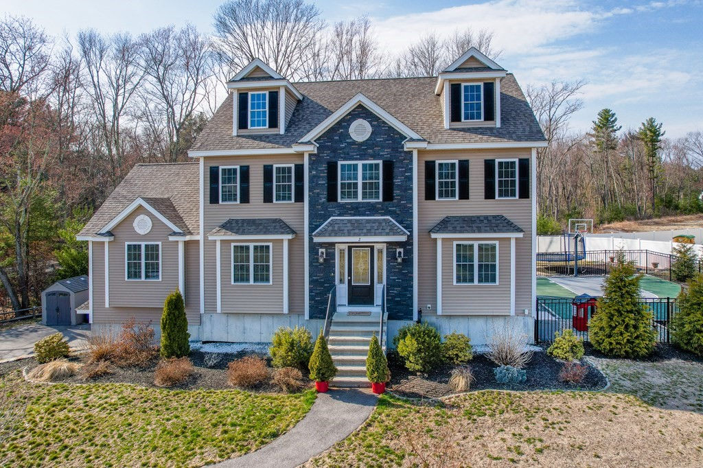 2 Hemlock Lane, Billerica, MA 01821