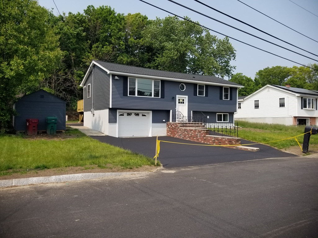 25 Cidalia Dr, Lowell, MA 01854