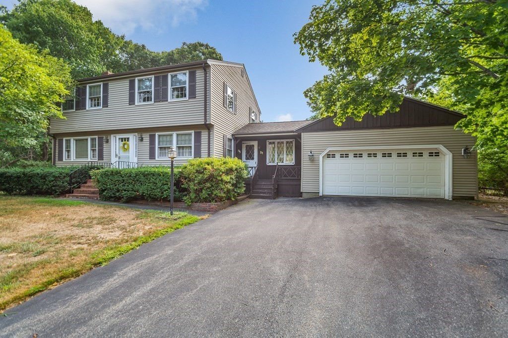 21 Mohawk Dr, Billerica, MA 01821